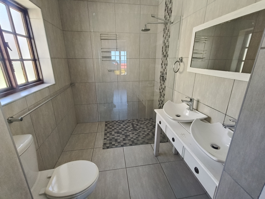 3 Bedroom Property for Sale in Wavecrest Eastern Cape